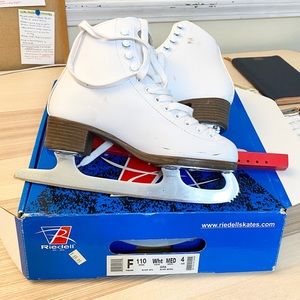 Riedell women’s figure skates size 4